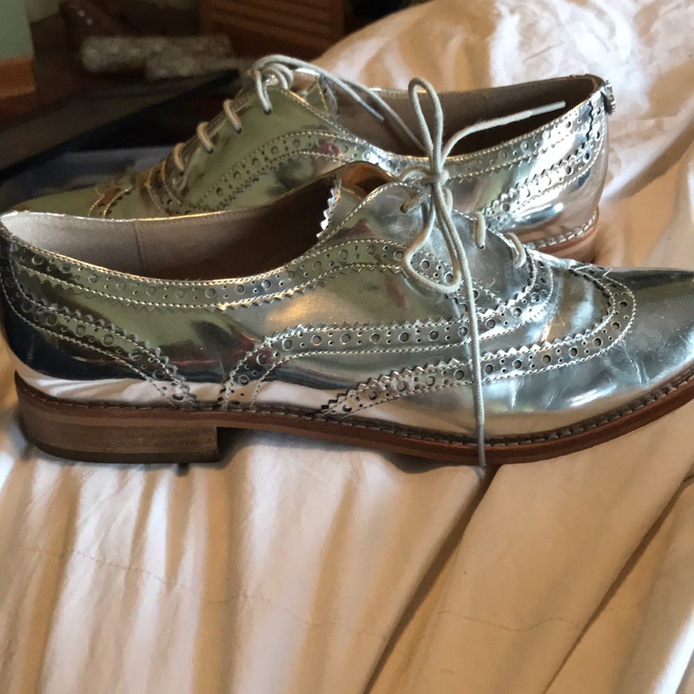 Shiny silver oxford